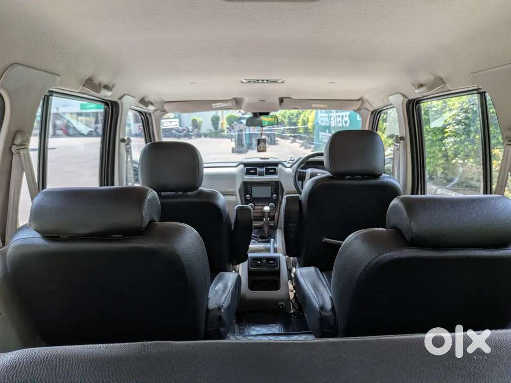 Mahindra Scorpio S10. Hybrid 2017