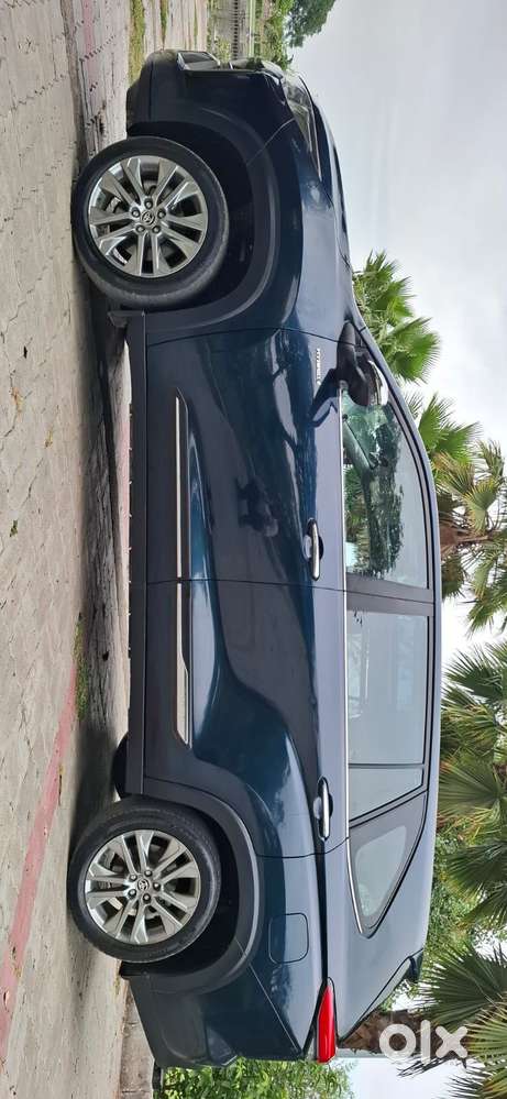 Toyota Innova Hycross 2.0 Zx Hybrid 7 Str, 2024, Petrol
