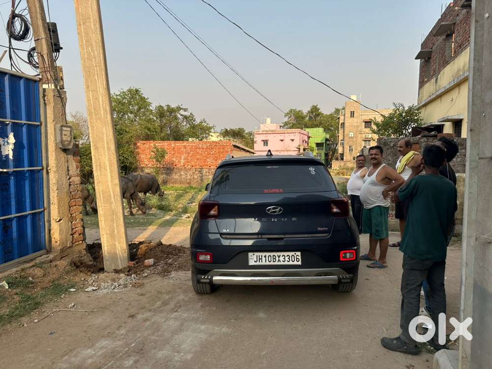 Hyundai Venue Petrol Manual 2019