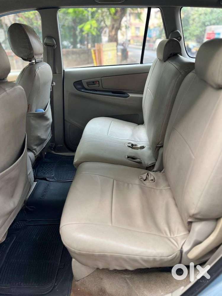 Toyota Innova 2.5 G (diesel) 8 Seater Bs Iv, 2011, Diesel
