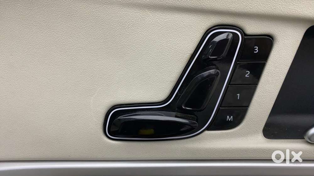 Mahindra Xuv700 2.2 Ax 7 Diesel At Luxury Pack Str, 2022, Diesel