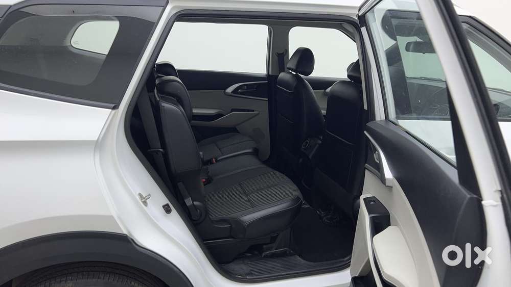 Kia Carens 1.4 Prestige 7 Str, 2023, Petrol