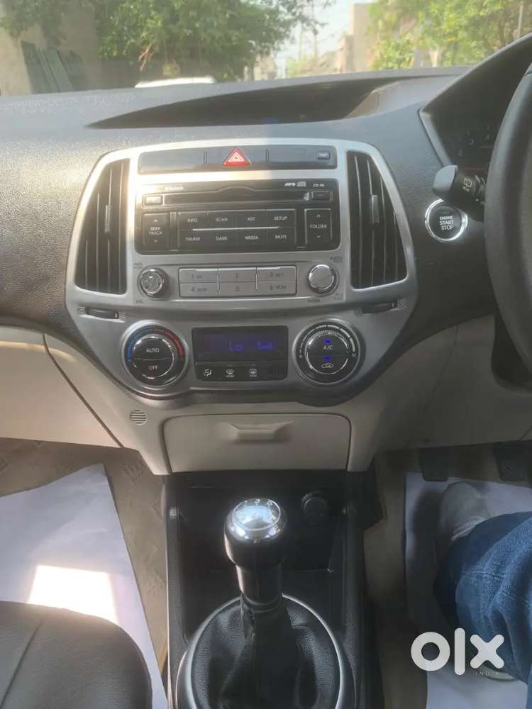 I20 Asta 31829 Kms Run Top Model Brand New Condition With New Tyres