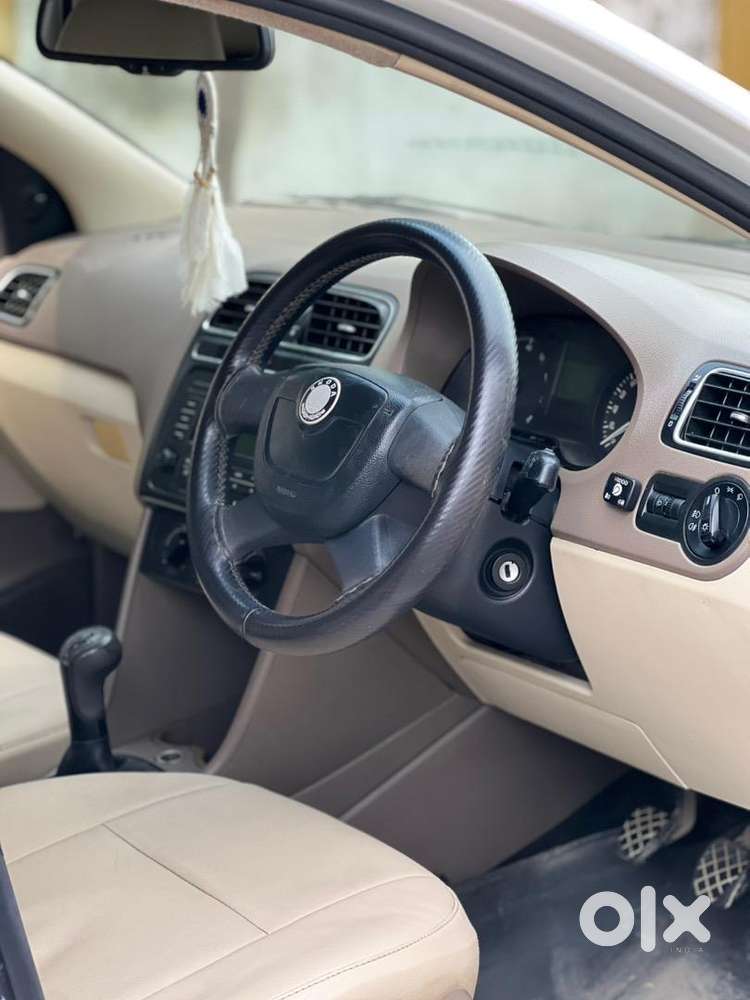 Skoda Rapid 2012 Petrol / Cng  Car