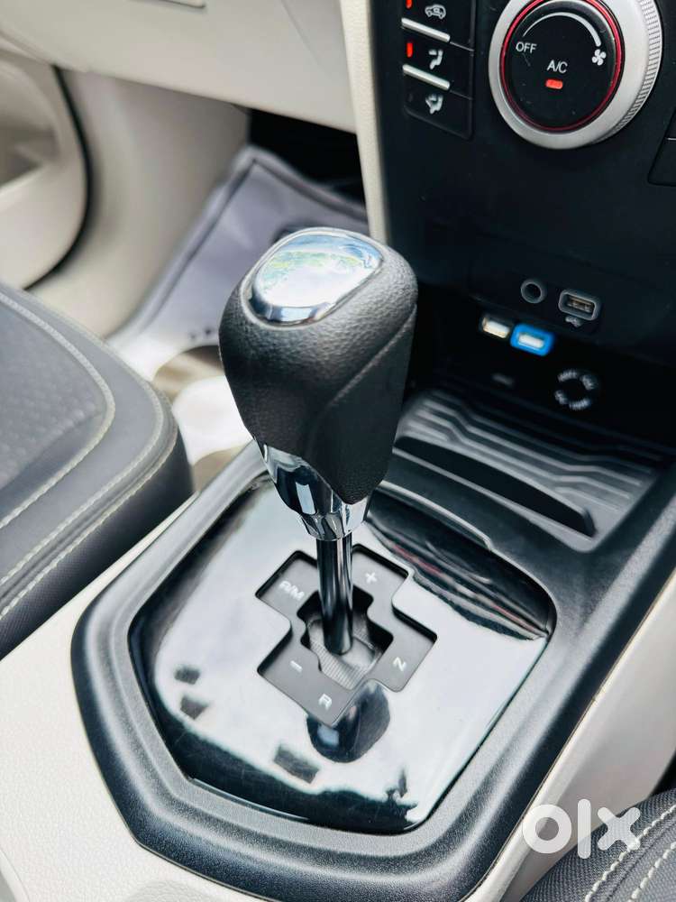 Mahindra Xuv300 W6 Amt Diesel, 2023, Diesel