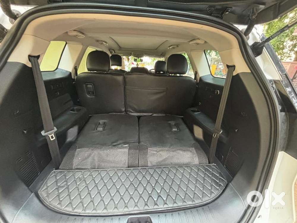 Mahindra Xuv700 2023 Diesel Well Maintained