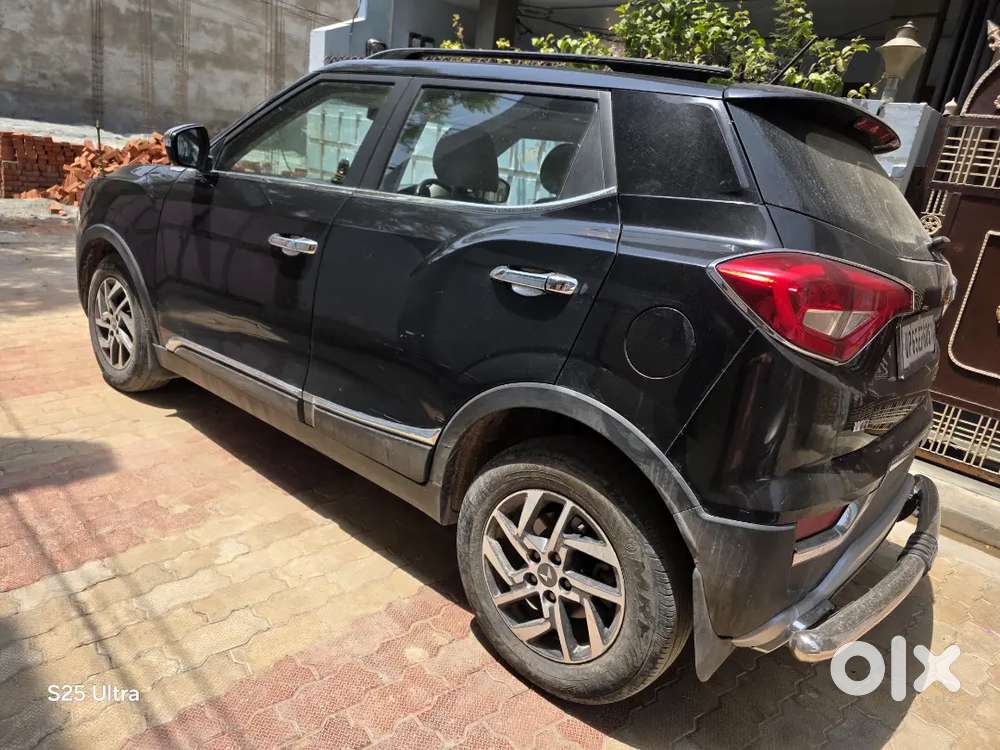 Mahindra Xuv300 W8 Optional Petrol Black