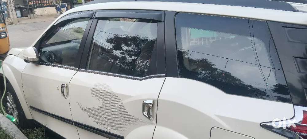 Mahindra Xuv500 2015 Diesel 180000 Km Driven