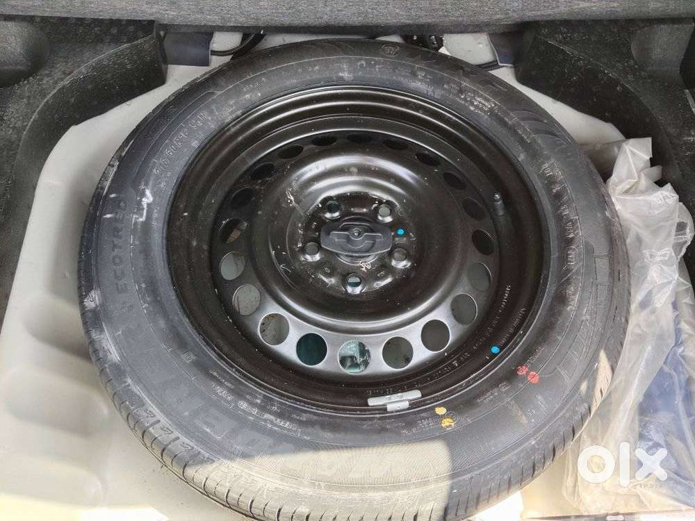 Maruti Suzuki Brezza 1.5 Vxi Smart Hybrid, 2023, Petrol