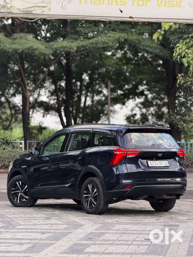 Mahindra Xuv700 2.0 Mx Petrol Mt 5 Str, 2022, Petrol
