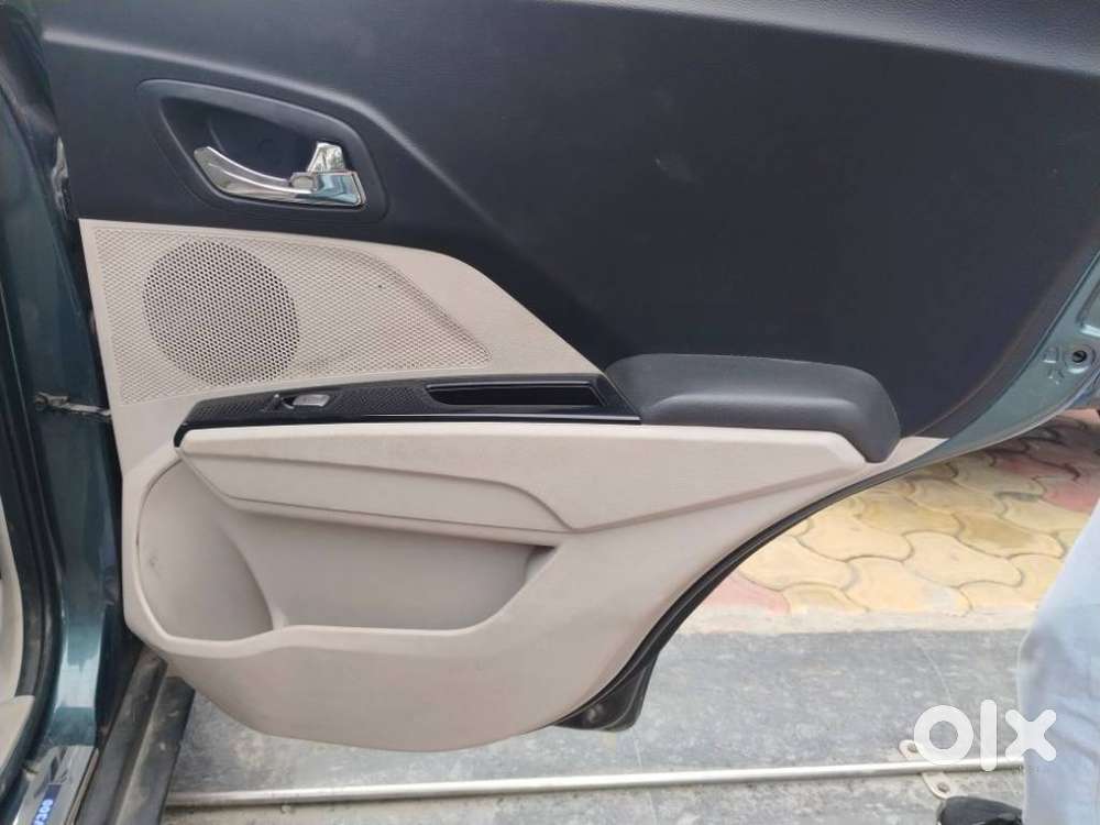 Mahindra Xuv300 W8, 2019, Petrol