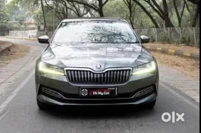 Skoda Superb 2.0 L&k Tsi At, 2023, Petrol