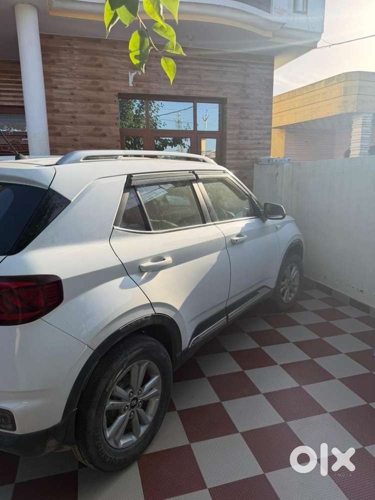 Hyundai Venue 2021 Petrol Good Condition
