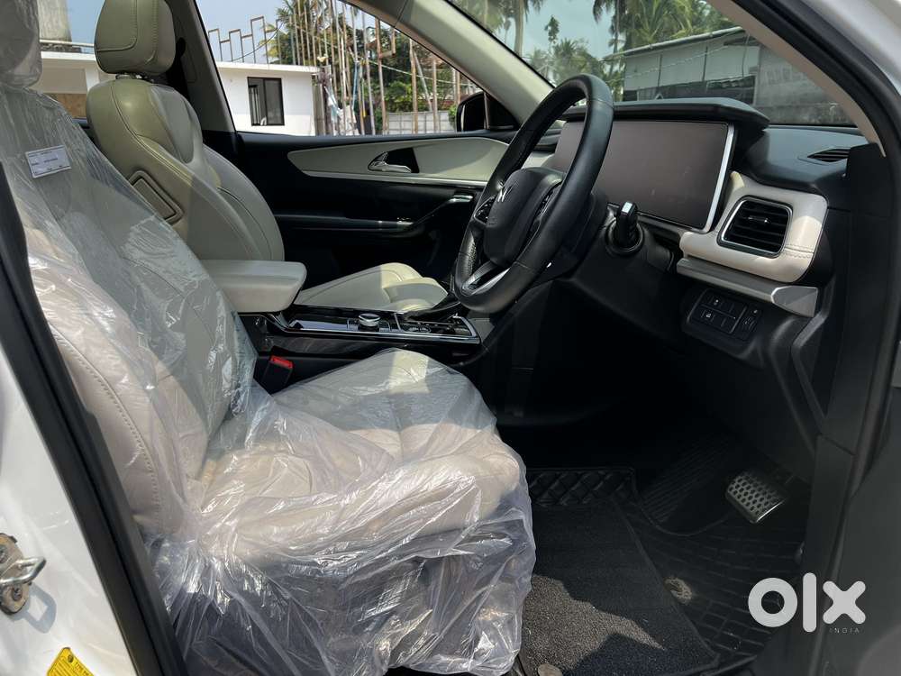 Mahindra Xuv700 2.2 Ax 7 Diesel At Luxury Pack Str, 2022, Diesel