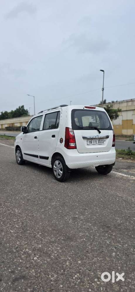 Maruti Suzuki Wagon R 1.0 Vxi Amt, 2017, Petrol