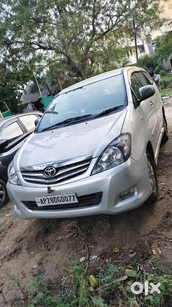Toyota Innova 2010 Diesel Well Maintained