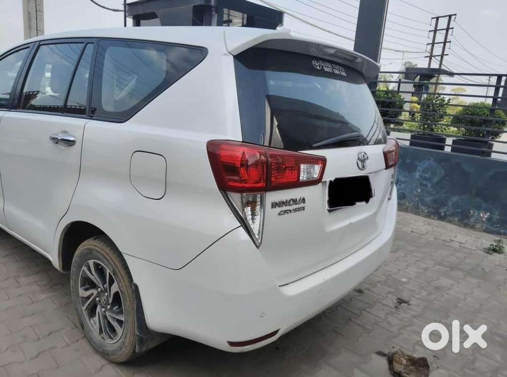 Toyota Innova Crysta 2022 Petrol Well Maintained