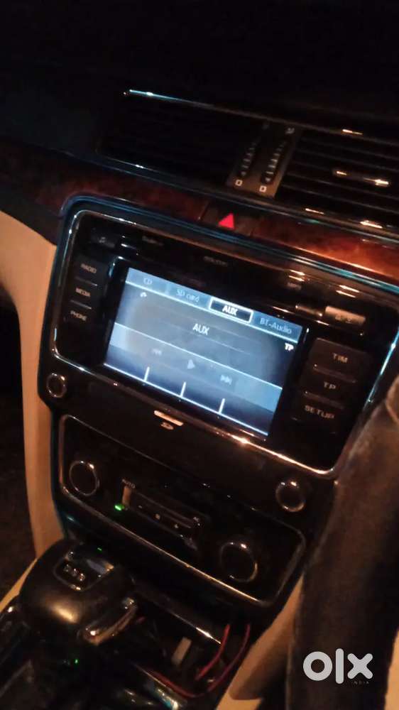 Skoda Superb 2.8 2013.  Parking Problam      Arjent Sale