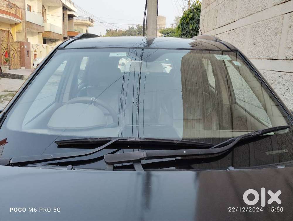Xuv 500 W8 Top Variant , Manual