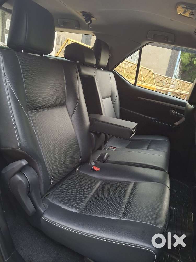 Toyota Fortuner [2021-ongoing] 2.7 2wd Petrol At, 2023, Petrol