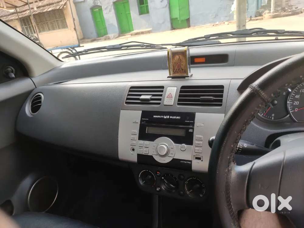 Maruti Suzuki Swift 2010.low Driven .u Can Check Showroom Track