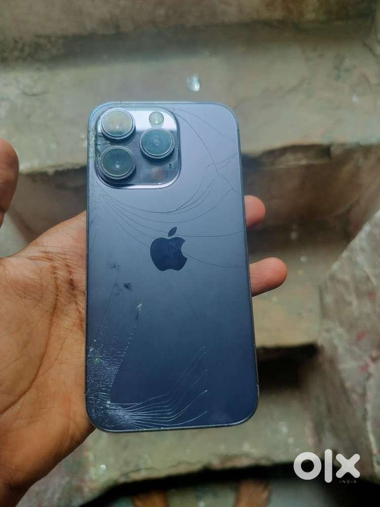 Bhai koi mere ko iphone ke part areenge kara sakta hai to messege kare ...