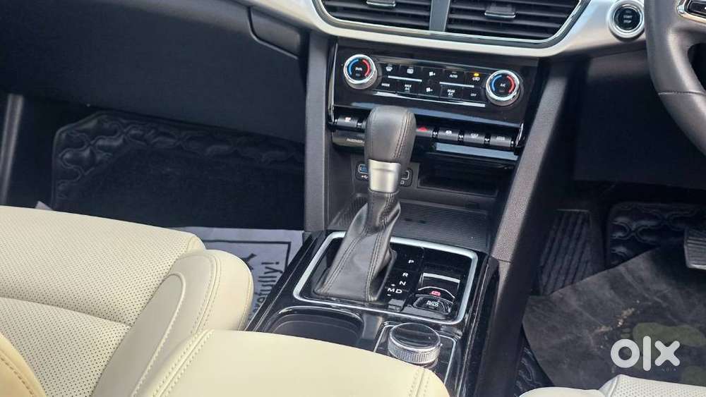 Mahindra Xuv700 Ax7 Luxury Pack Awd, 2024, Diesel