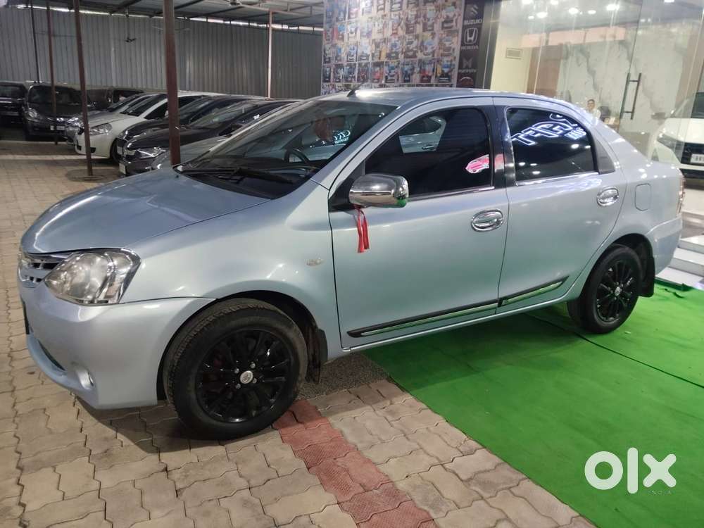 Toyota Etios V, 2011, Petrol