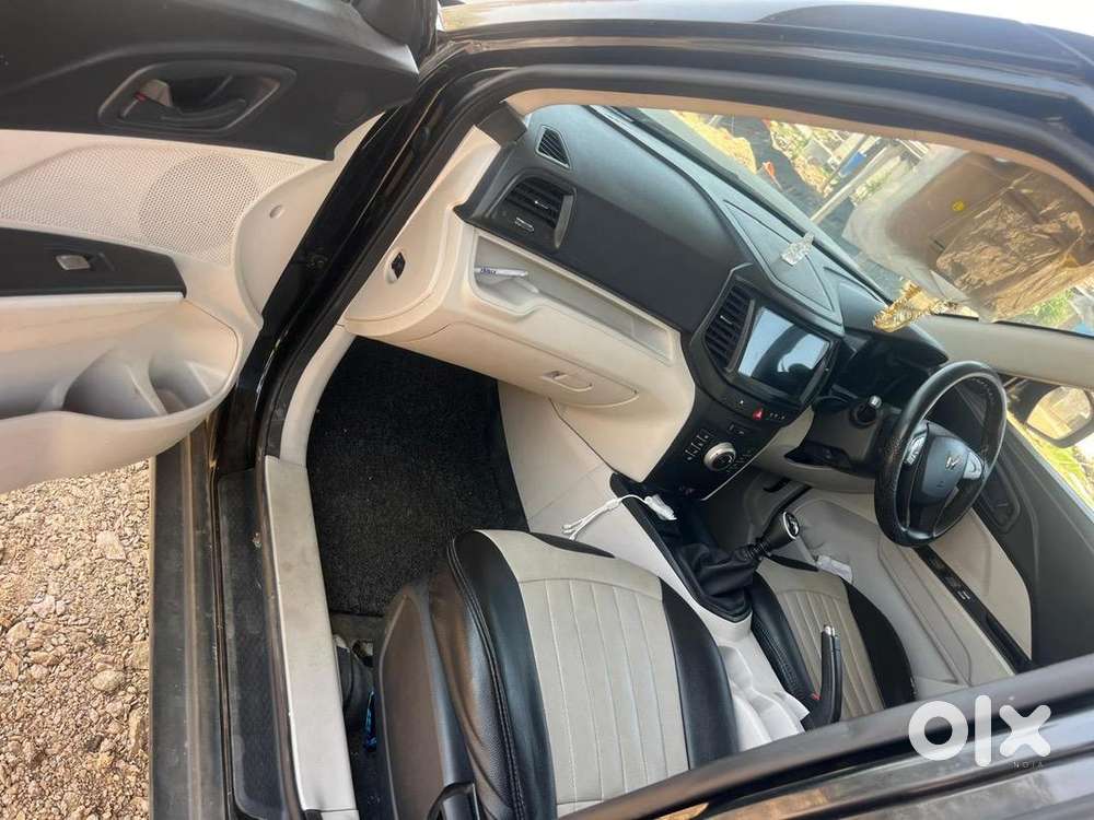 Mahindra Xuv300 2023 Diesel Well Maintained