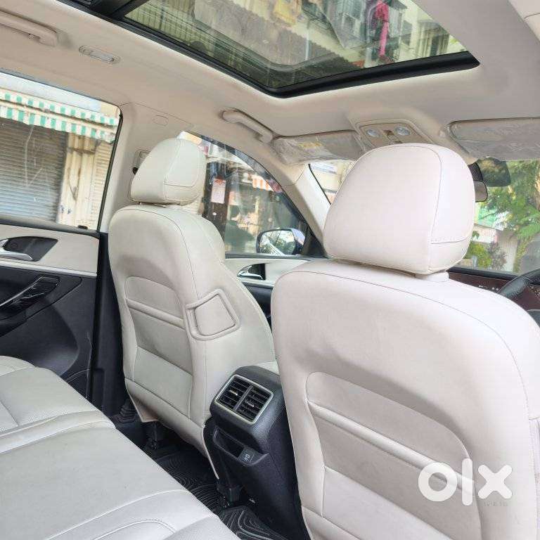 Mahindra Xuv700 2.2 Ax 7 Diesel At Str, 2022, Diesel