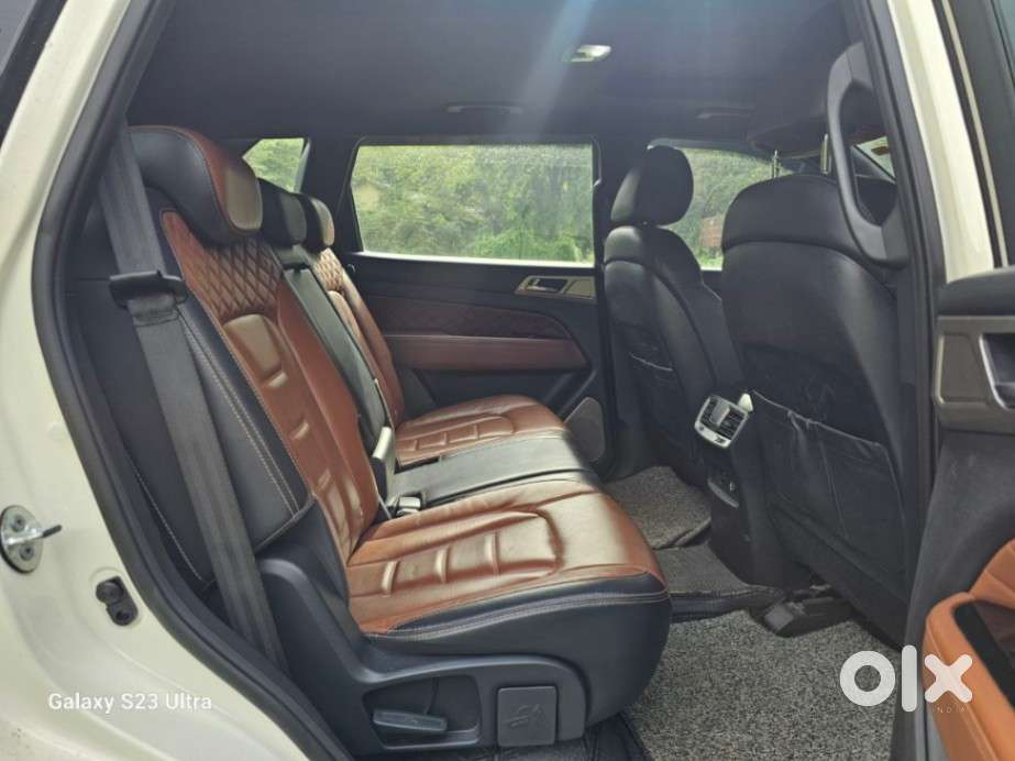 Mahindra Alturas G4 4wd At, 2021, Diesel