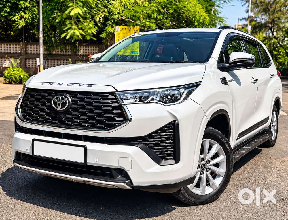 Toyota Innova Hycross 2.0 Vx (o) Hybrid 8 Str, 2024, Petrol