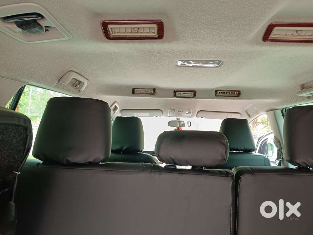 Toyota Innova Crysta 2.4 G Plus Mt 8 Str, 2017, Diesel