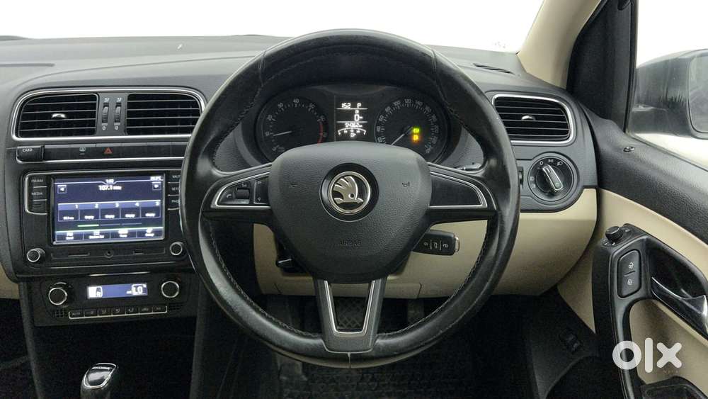 Skoda Rapid 1.6 Mpi At Style, 2017, Petrol