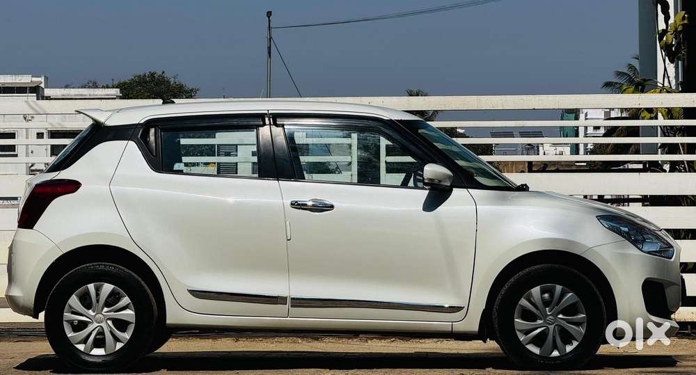 Maruti Suzuki Swift Vxi + Manual, 2021, Petrol