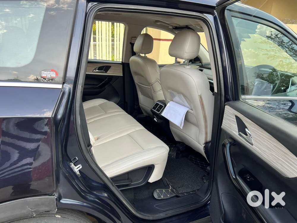 Mahindra Xuv700 2.2 Ax 7 Diesel At Luxury Pack Str Awd, 2022, Diesel