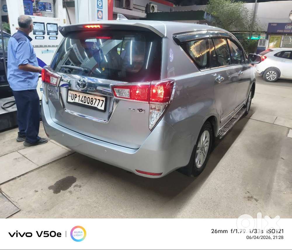 Innova Crysta V