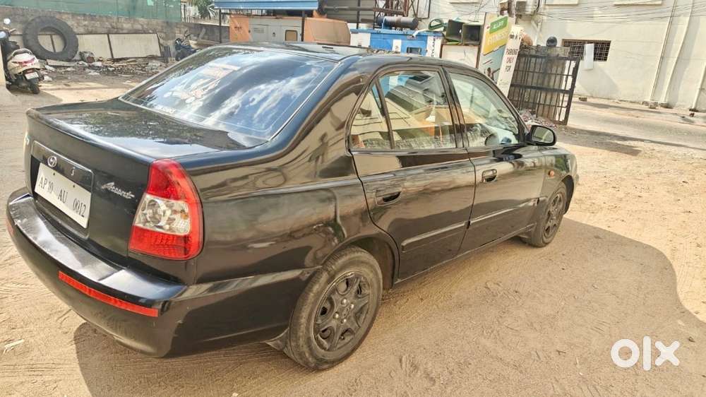 Hyundai Accent - Black Colour