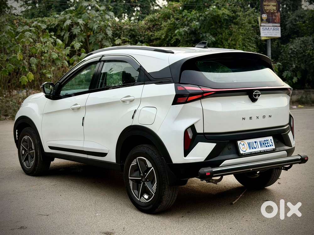 Tata Nexon Creative Plus 1.2 Revotron Petrol 6 Amt, 2023, Petrol