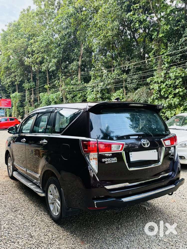 Toyota Innova Crysta 2.4 V 8 Str, 2017, Diesel