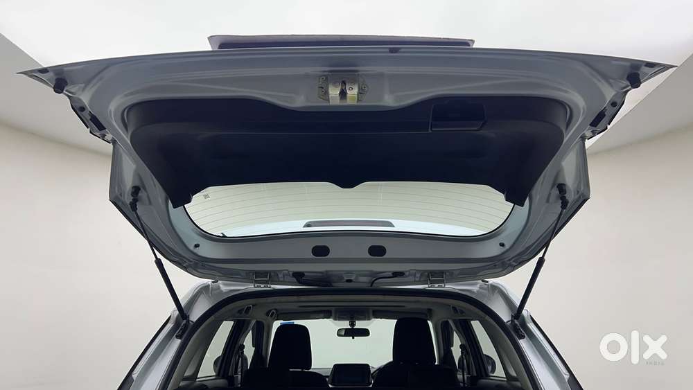 Maruti Suzuki Vitara Brezza 1.5 Zxi At, 2022, Petrol