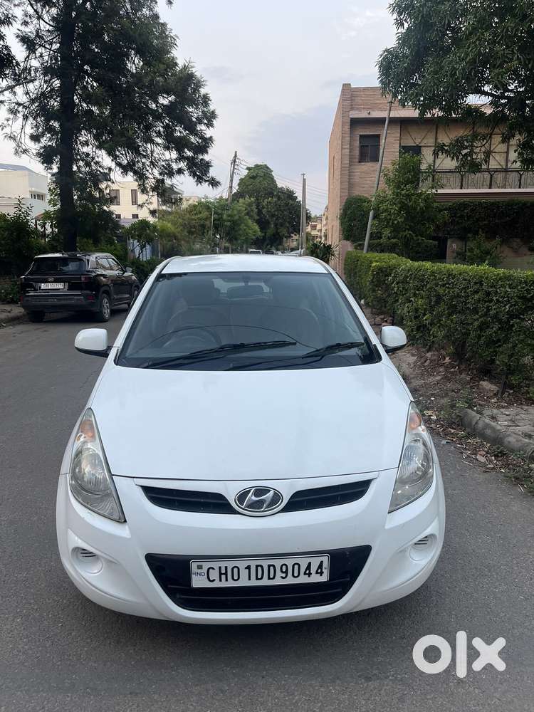 Hyundai I20 Petrol Cvt Magna Executive, 2010, Petrol