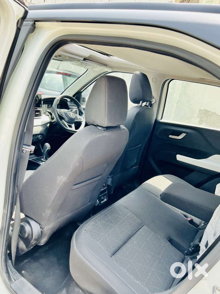 Tata Punch Creative Dual Tone Amt Sunroof, 2026, Petrol