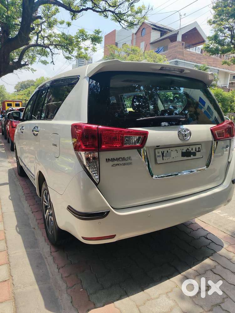 Toyota Innova Crysta [2020-ongoing] 2.4 Vx 8 Str, 2022, Diesel