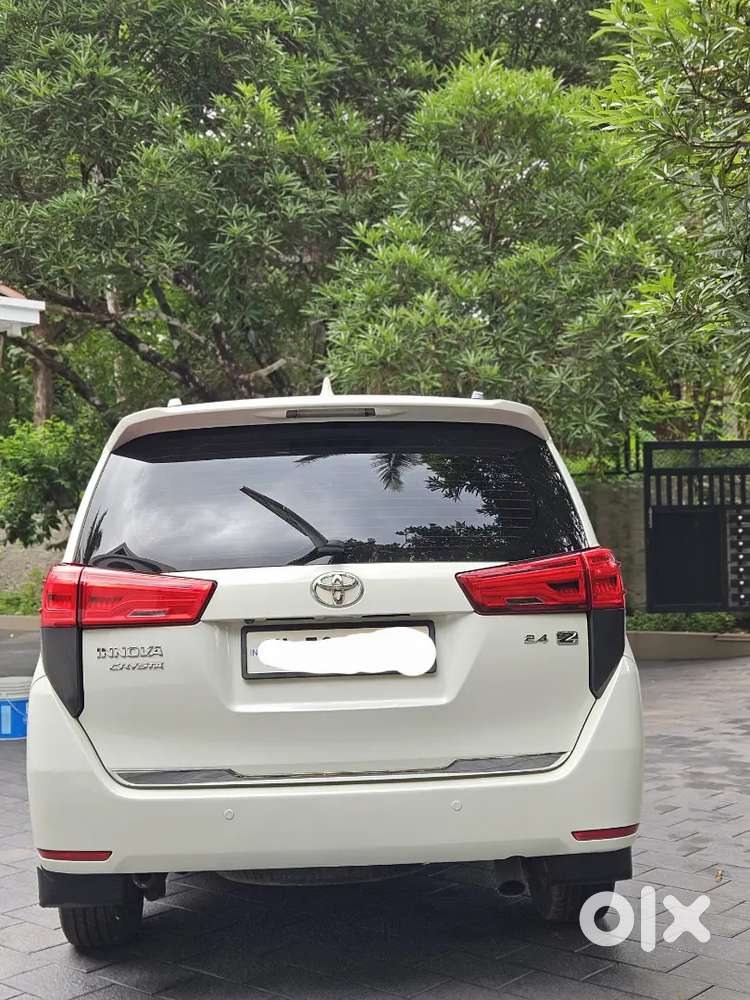 Innova Crysta 2018  V 7 Seater
