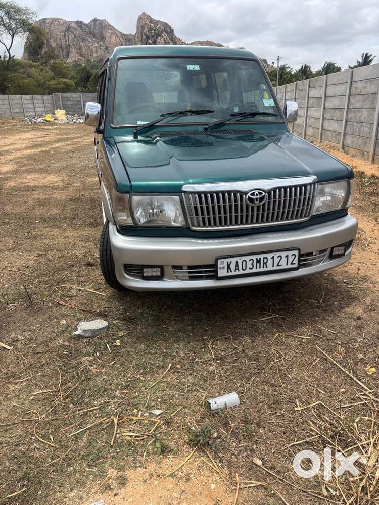 Toyota Qualis 2004 Diesel Well Maintained
