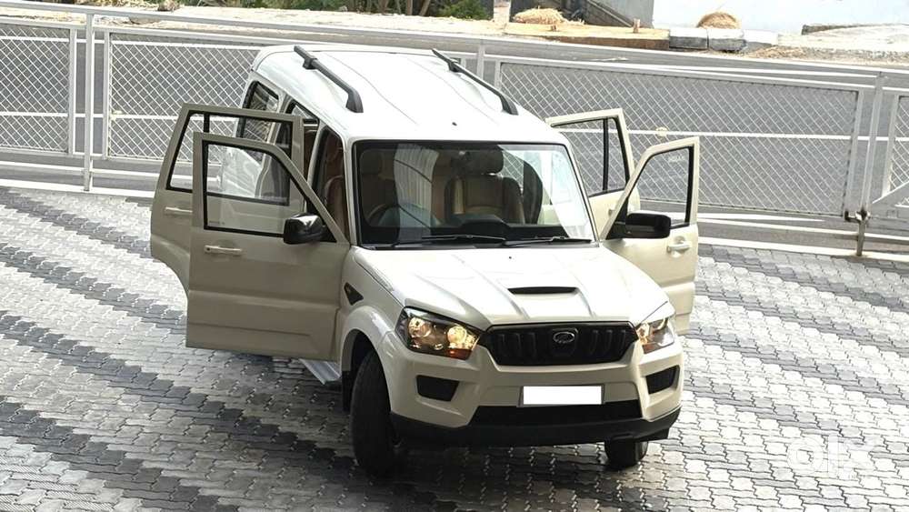 Mahindra Scorpio, 2015