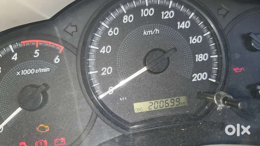 Toyota Innova 2014 Diesel 200000 Km Driven