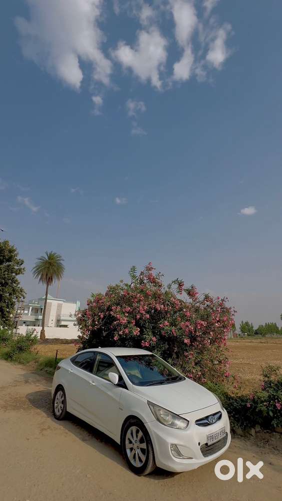 Hyundai Fluidic Verna 2012