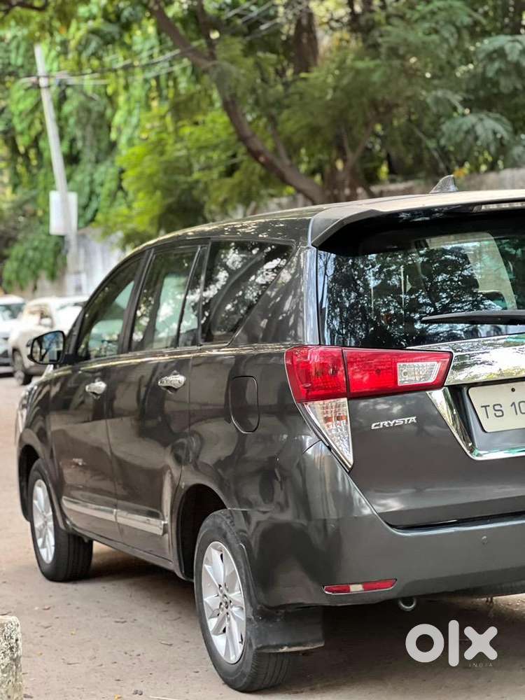 Toyota Innova Crysta 2016 Diesel Well Maintained